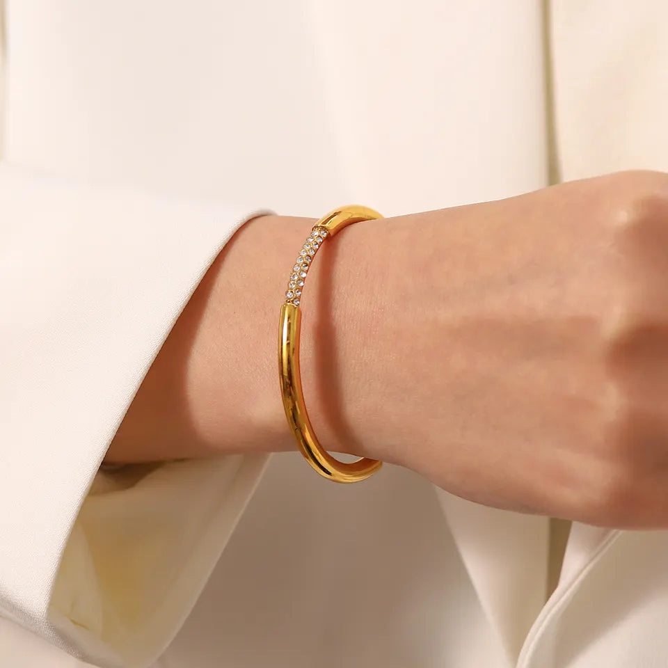 Olivia Bangle